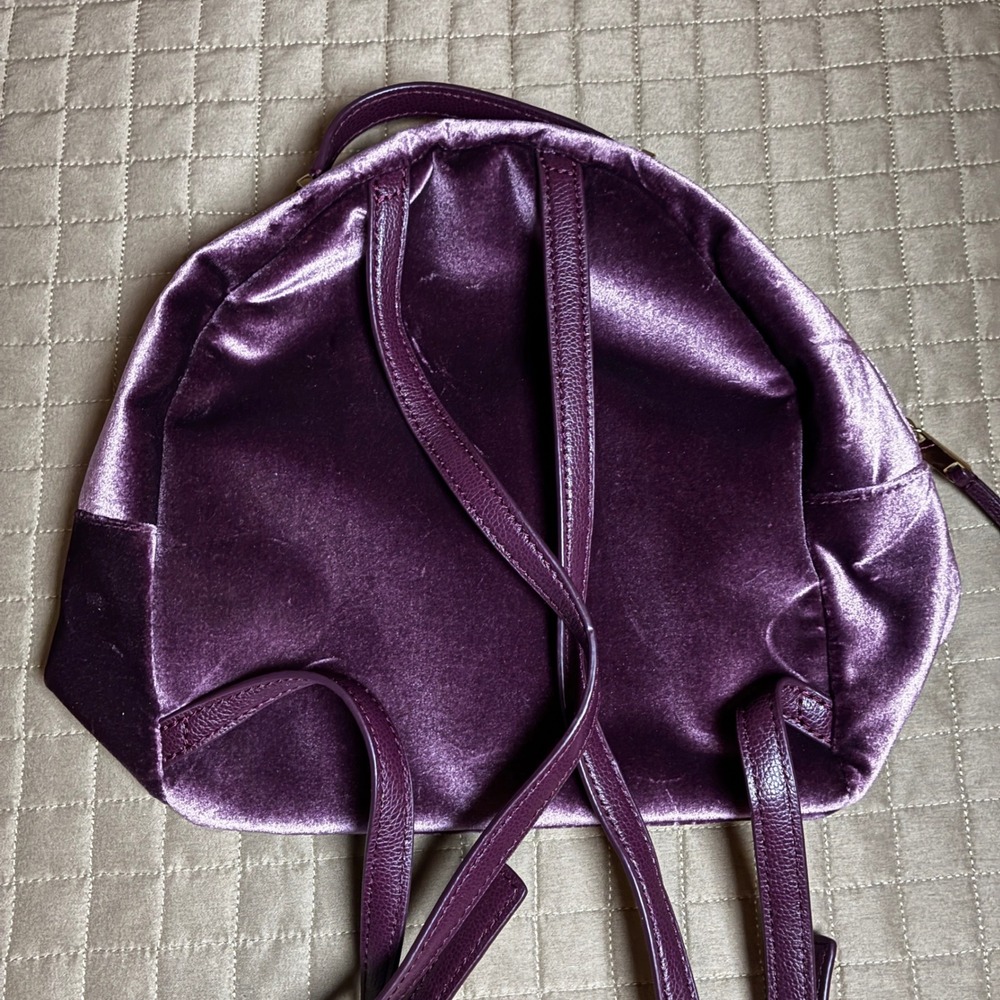 Kate Spade Purple Velvet Small Backpack Dome Bag Gold Hardware Adjustable Straps - Picture 5 of 10